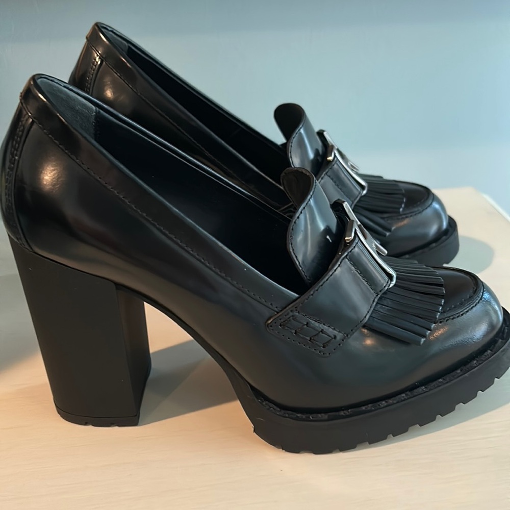 Hogan ladies heeled loafer